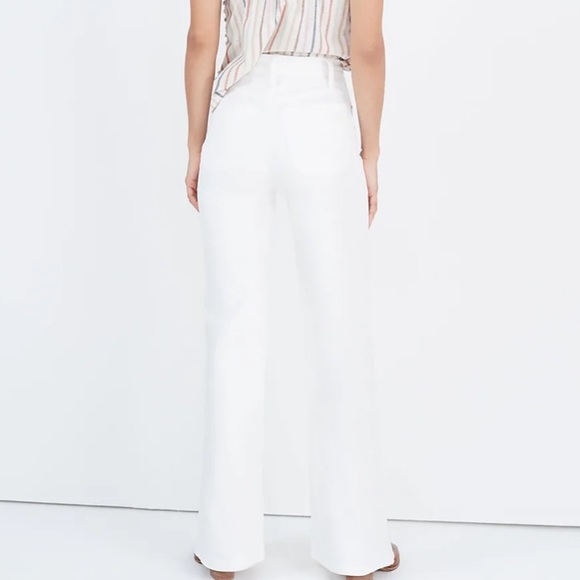 11" High-Rise Flare Jeans in Tile White 27 Petite - Picture 4 of 6